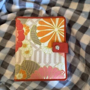 Floral Patterned Organizer with Snap Closureipad caseIpade case great condition